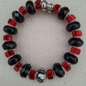 Elegant Black and Red Beaded Bracelet